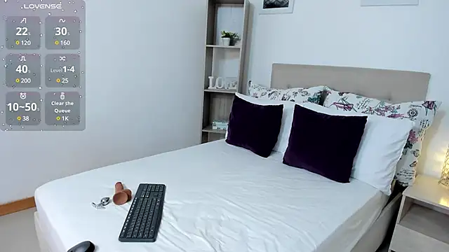 Snapshot of helen_kinett chatting on December 23, 2024, 10:01 pm helen kinett online show from December 23, 2024, 10:01 pm