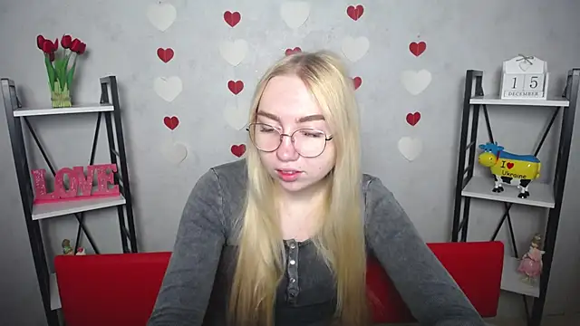 BeatriceFly online show from December 16, 2024, 6:10 am