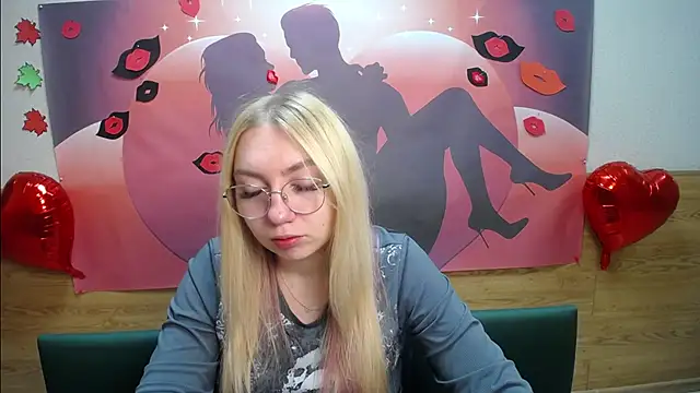 BeatriceFly online show from October 14, 2025, 12:06 pm