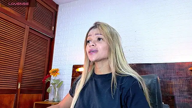 Celeste sanz online show from November 9, 2025, 2:04 pm