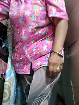 Edged Hot69 online show from April 23, 2026, 9:06 pm