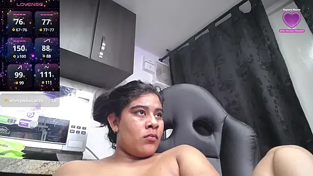 Snapshot of iniyalaboni chatting on December 18, 2024, 1:59 am iniyalaboni online show from December 18, 2024, 1:59 am