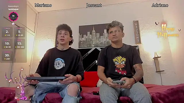 Snapshot of toyboys1 chatting on October 18, 2025, 4:26 am toyboys1 online show from October 18, 2025, 4:26 am