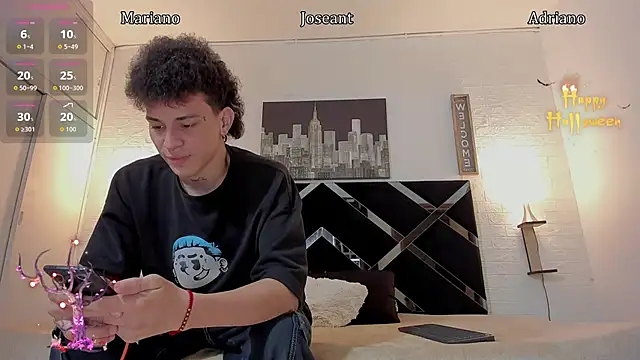 Snapshot of toyboys1 chatting on October 22, 2025, 4:35 am toyboys1 online show from October 22, 2025, 4:35 am