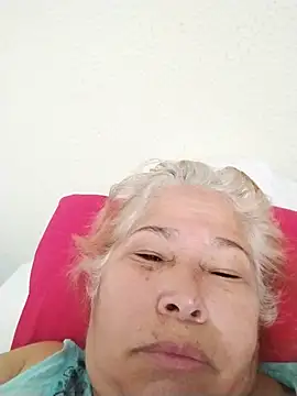 girl amada online show from November 24, 2025, 1:22 pm