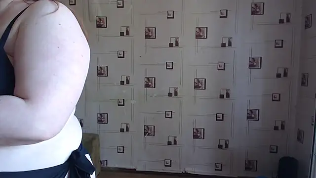 TasyaBigTTs online show from June 16, 2026, 5:43 am