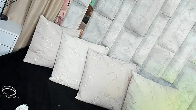 karol noa online show from November 6, 2025, 11:44 am