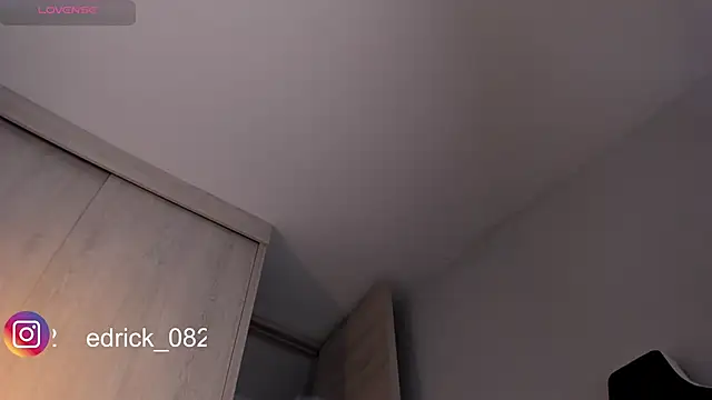Snapshot of edrick_walton1 chatting on December 23, 2024, 1:03 pm edrick walton1 online show from December 23, 2024, 1:03 pm
