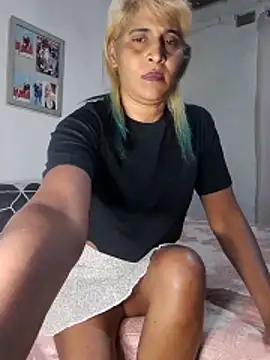 Goodgirlsue 77 online show from December 4, 2025, 4:05 pm