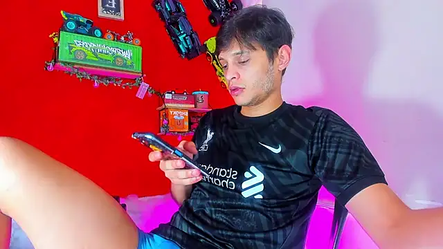 Snapshot of LilOwen_ chatting on September 30, 2025, 7:08 pm LilOwen online show from September 30, 2025, 7:08 pm