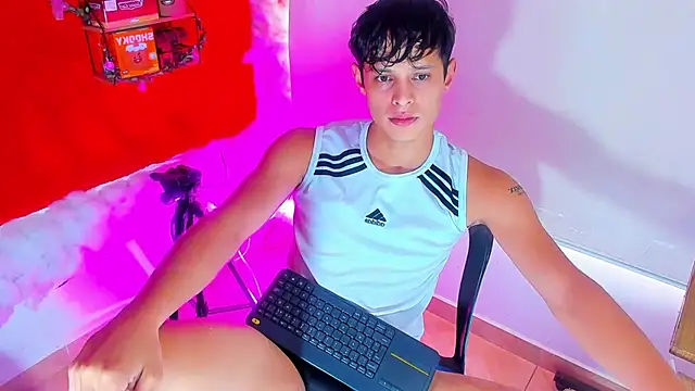 Snapshot of LilOwen_ chatting on October 1, 2025, 6:03 pm LilOwen online show from October 1, 2025, 6:03 pm