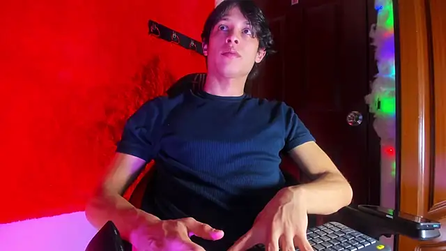 LilOwen  online show from February 20, 2026, 5:57 pm