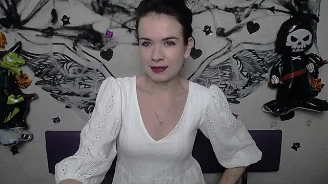 JasmineKouch online show from October 26, 2025, 6:41 am