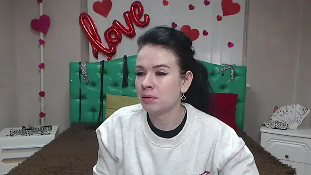 Snapshot of JasmineKouch chatting on February 6, 2026, 9:23 am JasmineKouch online show from February 6, 2026, 9:23 am