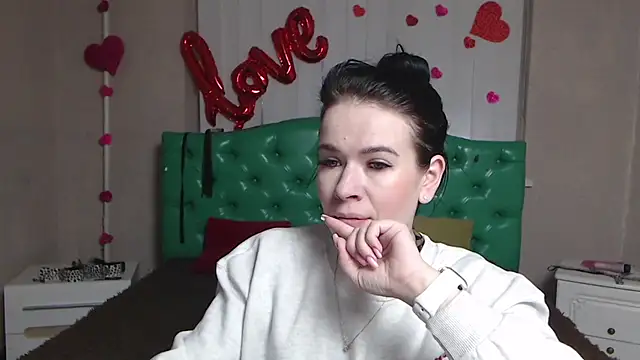 Snapshot of JasmineKouch chatting on February 11, 2026, 6:18 am JasmineKouch online show from February 11, 2026, 6:18 am