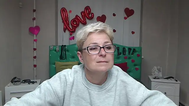 EmiliaGree online show from September 29, 2025, 5:07 pm