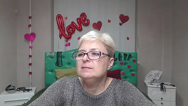 EmiliaGree online show from October 8, 2025, 5:10 pm