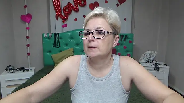 EmiliaGree online show from October 12, 2025, 5:06 am