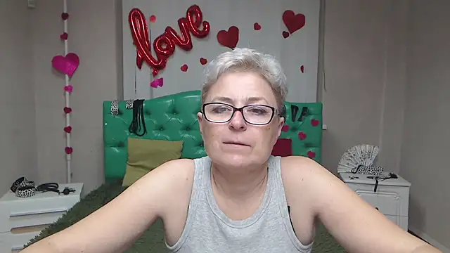 EmiliaGree online show from October 15, 2025, 5:13 pm