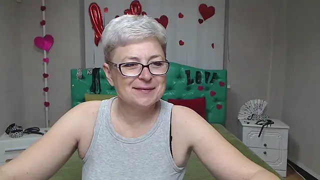 EmiliaGree online show from October 19, 2025, 5:08 am