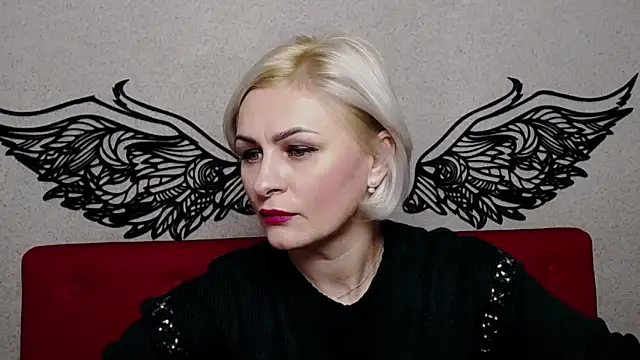 Snapshot of OliviaHorst chatting on December 4, 2024, 6:11 am OliviaHorst online show from December 4, 2024, 6:11 am