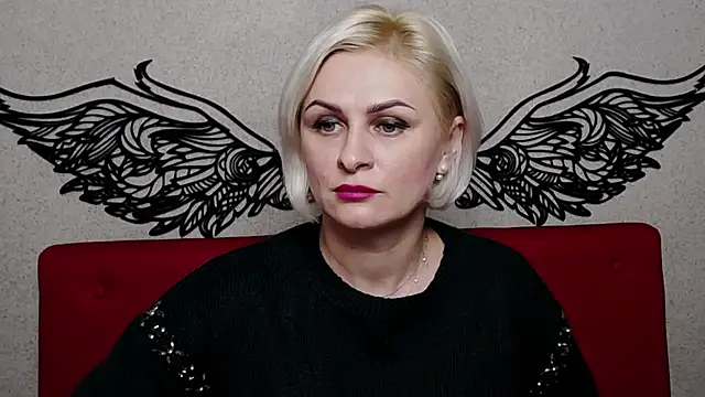 Snapshot of OliviaHorst chatting on December 4, 2024, 12:36 pm OliviaHorst online show from December 4, 2024, 12:36 pm