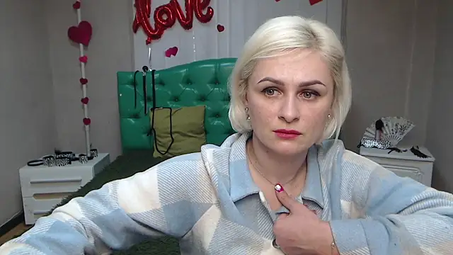 Snapshot of OliviaHorst chatting on March 12, 2025, 12:26 pm OliviaHorst online show from March 12, 2025, 12:26 pm