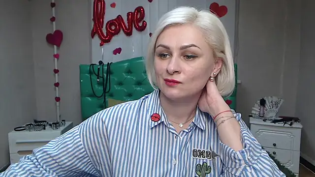 Snapshot of OliviaHorst chatting on March 21, 2025, 12:39 pm OliviaHorst online show from March 21, 2025, 12:39 pm
