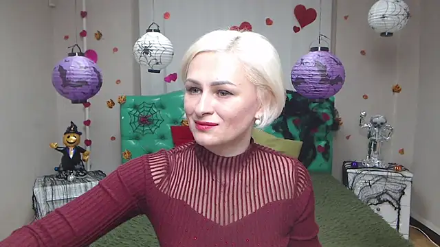 Snapshot of OliviaHorst chatting on October 20, 2025, 5:24 pm OliviaHorst online show from October 20, 2025, 5:24 pm