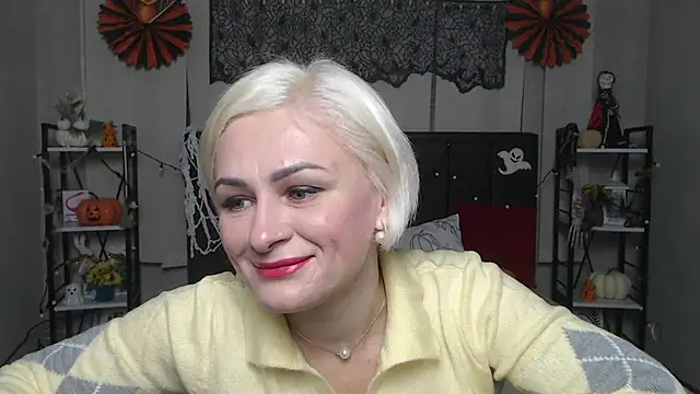 Snapshot of OliviaHorst chatting on October 23, 2025, 5:29 am OliviaHorst online show from October 23, 2025, 5:29 am