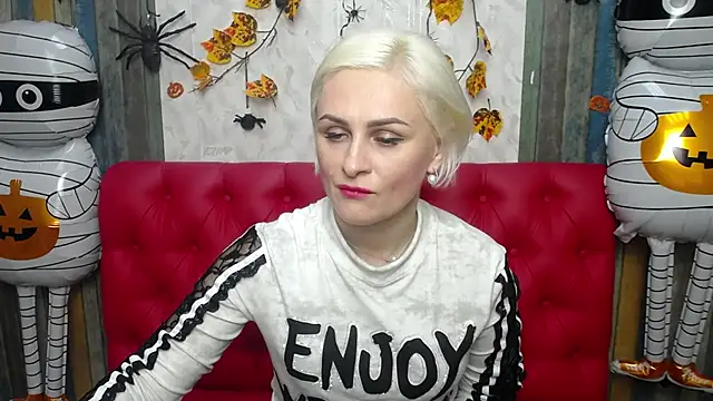 Snapshot of OliviaHorst chatting on October 26, 2025, 6:14 pm OliviaHorst online show from October 26, 2025, 6:14 pm