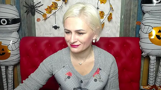 Snapshot of OliviaHorst chatting on October 30, 2025, 6:37 am OliviaHorst online show from October 30, 2025, 6:37 am