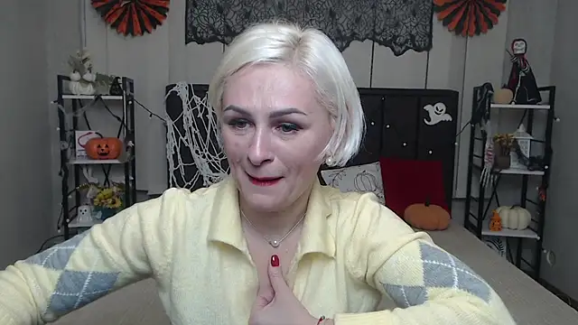 Snapshot of OliviaHorst chatting on November 1, 2025, 6:21 pm OliviaHorst online show from November 1, 2025, 6:21 pm