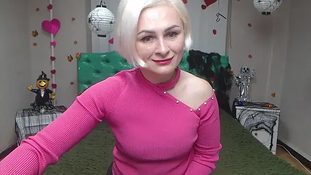 Snapshot of OliviaHorst chatting on November 5, 2025, 7:41 am OliviaHorst online show from November 5, 2025, 7:41 am