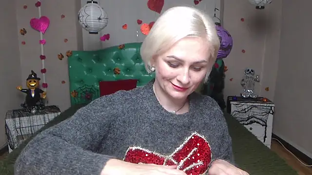 Snapshot of OliviaHorst chatting on November 9, 2025, 6:17 pm OliviaHorst online show from November 9, 2025, 6:17 pm