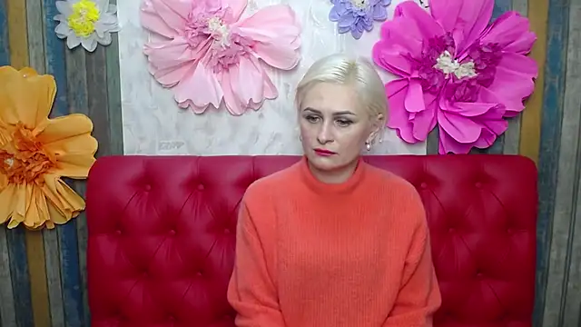 Snapshot of OliviaHorst chatting on November 16, 2025, 6:13 pm OliviaHorst online show from November 16, 2025, 6:13 pm