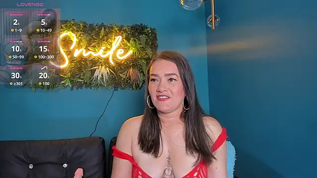 celestelewis online show from December 2, 2025, 7:42 pm