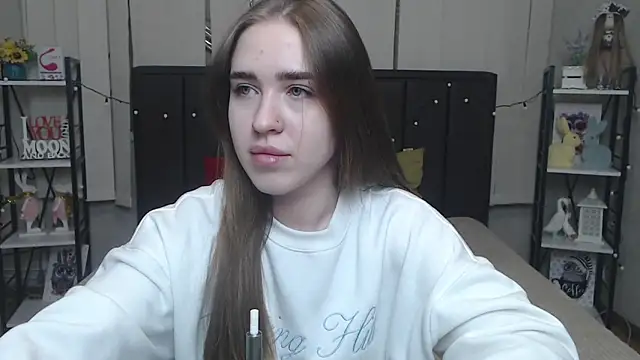 LauraHlot online show from September 30, 2025, 6:24 pm