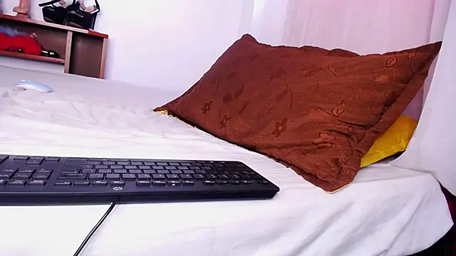 anyaadamss online show from February 26, 2025, 10:31 pm