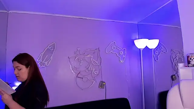 Camiila Osorio online show from February 12, 2026, 7:42 pm