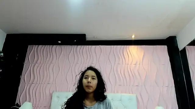 Snapshot of SofiSinfull chatting on February 11, 2025, 1:09 pm SofiSinfull online show from February 11, 2025, 1:09 pm