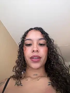 MarieLeon online show from May 16, 2026, 7:56 pm