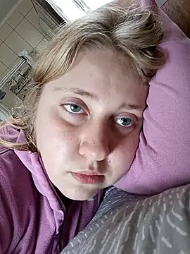 Snapshot of AnastasiaSky19 chatting on October 2, 2025, 11:28 am AnastasiaSky19 online show from October 2, 2025, 11:28 am