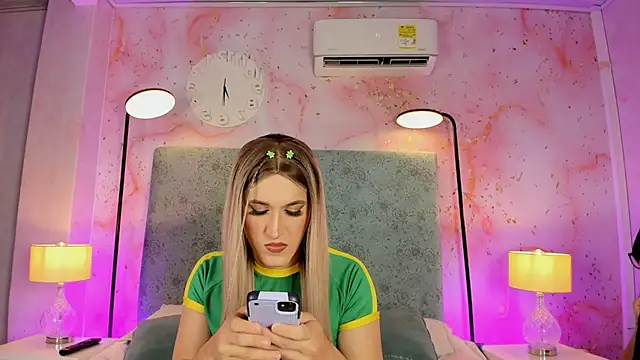 JESSI NAOMI online show from November 7, 2025, 12:32 am