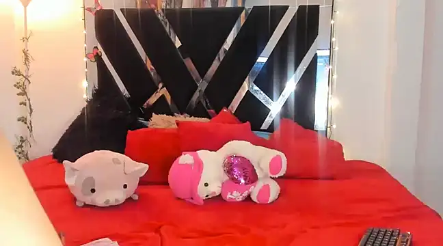 Snapshot of Charllote23 chatting on January 27, 2025, 11:43 pm Charllote23 online show from January 27, 2025, 11:43 pm