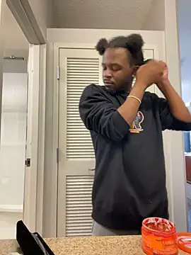 MobyDxck online show from December 2, 2024, 7:05 pm