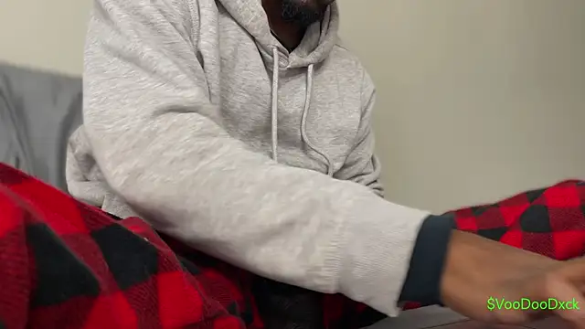 MobyDxck online show from December 14, 2025, 7:18 pm