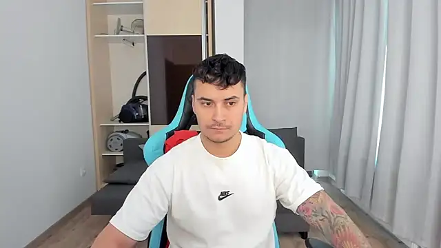 MatMalonne online show from December 19, 2025, 1:40 pm