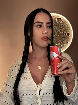 SarahhSmitth1 online show from October 20, 2025, 8:42 pm