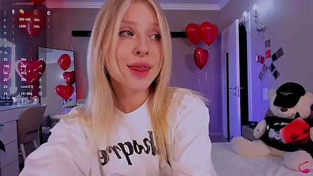 Snapshot of lilyvibe chatting on February 14, 2025, 7:54 pm lilyvibe online show from February 14, 2025, 7:54 pm